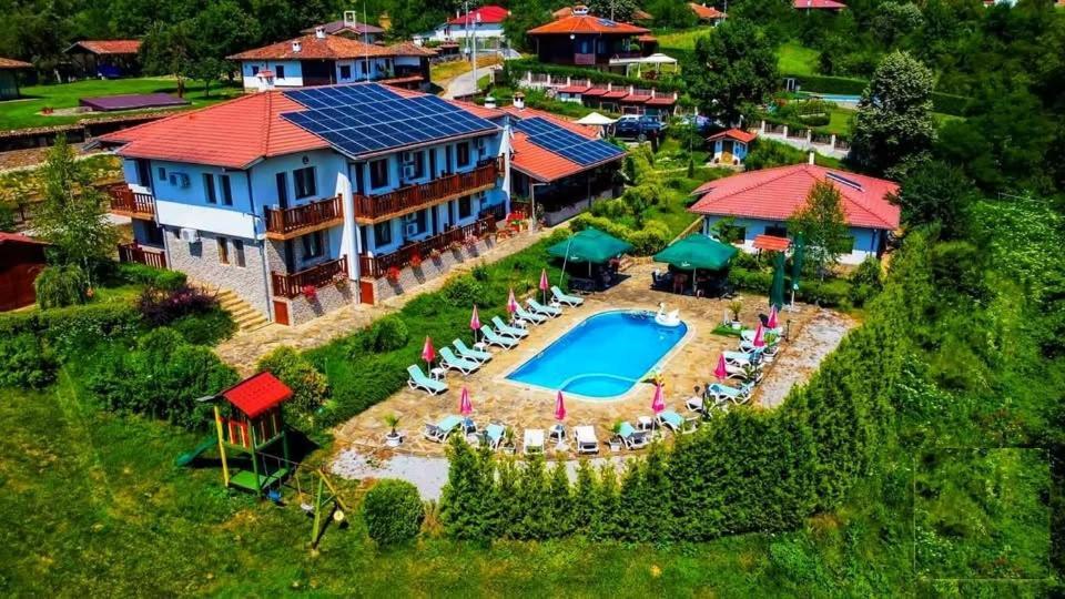 فندق Family Complex Krisbo Donkovtsi المظهر الخارجي الصورة