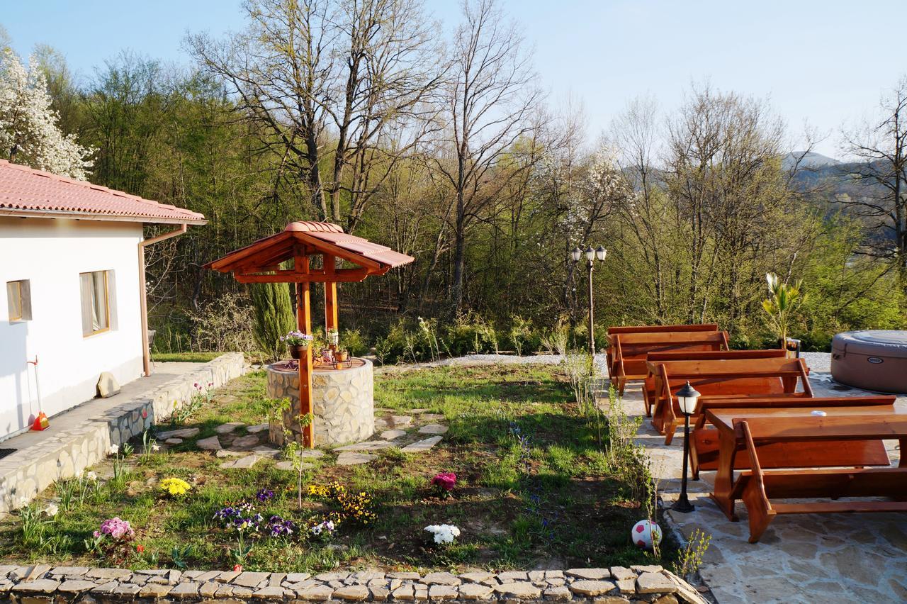 فندق Family Complex Krisbo Donkovtsi المظهر الخارجي الصورة