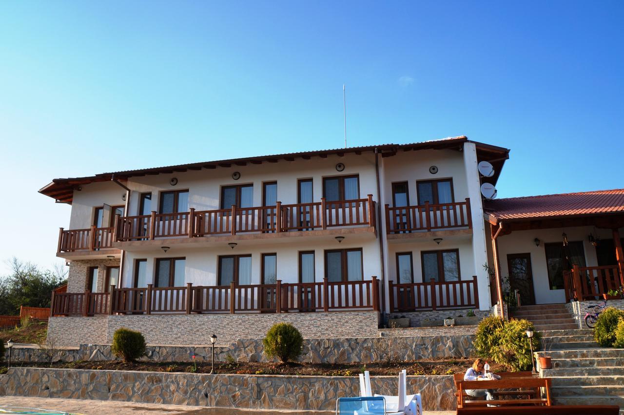 فندق Family Complex Krisbo Donkovtsi المظهر الخارجي الصورة